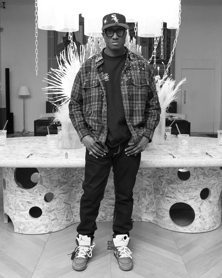 维吉尔·阿布洛; 晶莹剔透的枝形吊灯、花瓶和玻璃杯 - 维吉尔·阿布洛